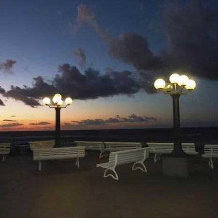 2 Am Stadtwald Modern Retreat Holiday home *