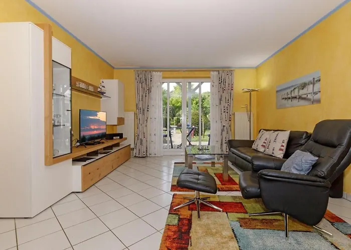 2 Am Stadtwald Modern Retreat Holiday home Kuehlungsborn